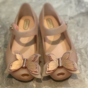 Size 10 mini Melissa butterfly, pale pink